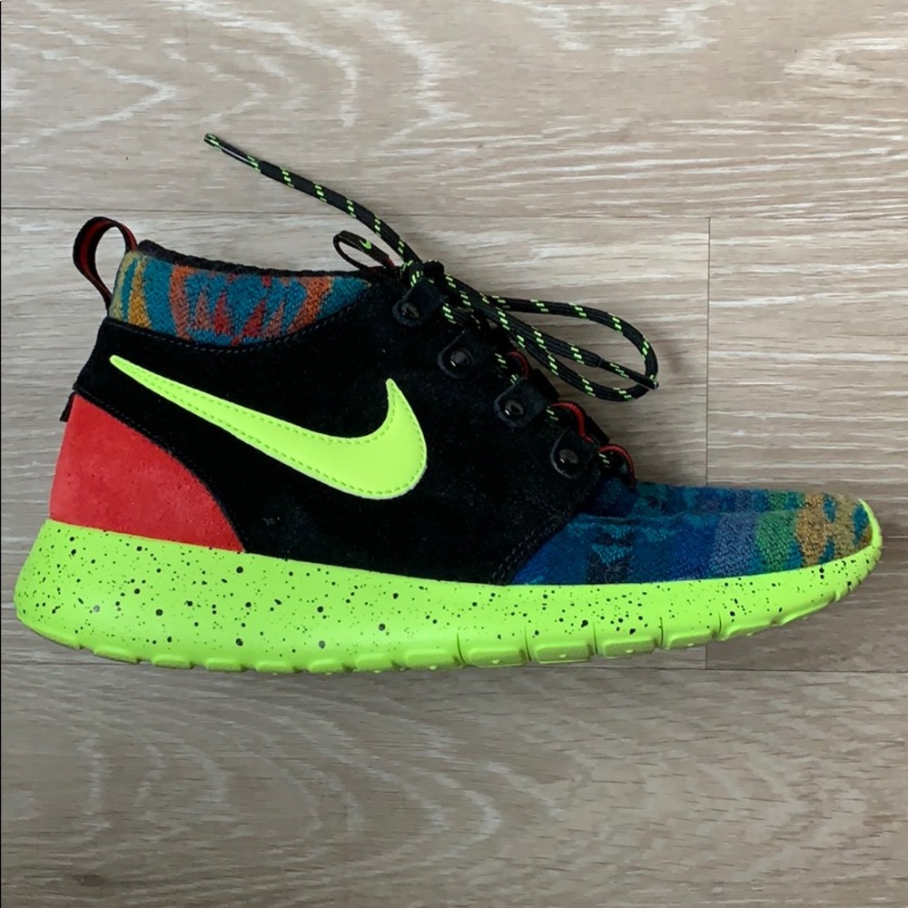 Nike Pendleton Roshe One Mid Shoe